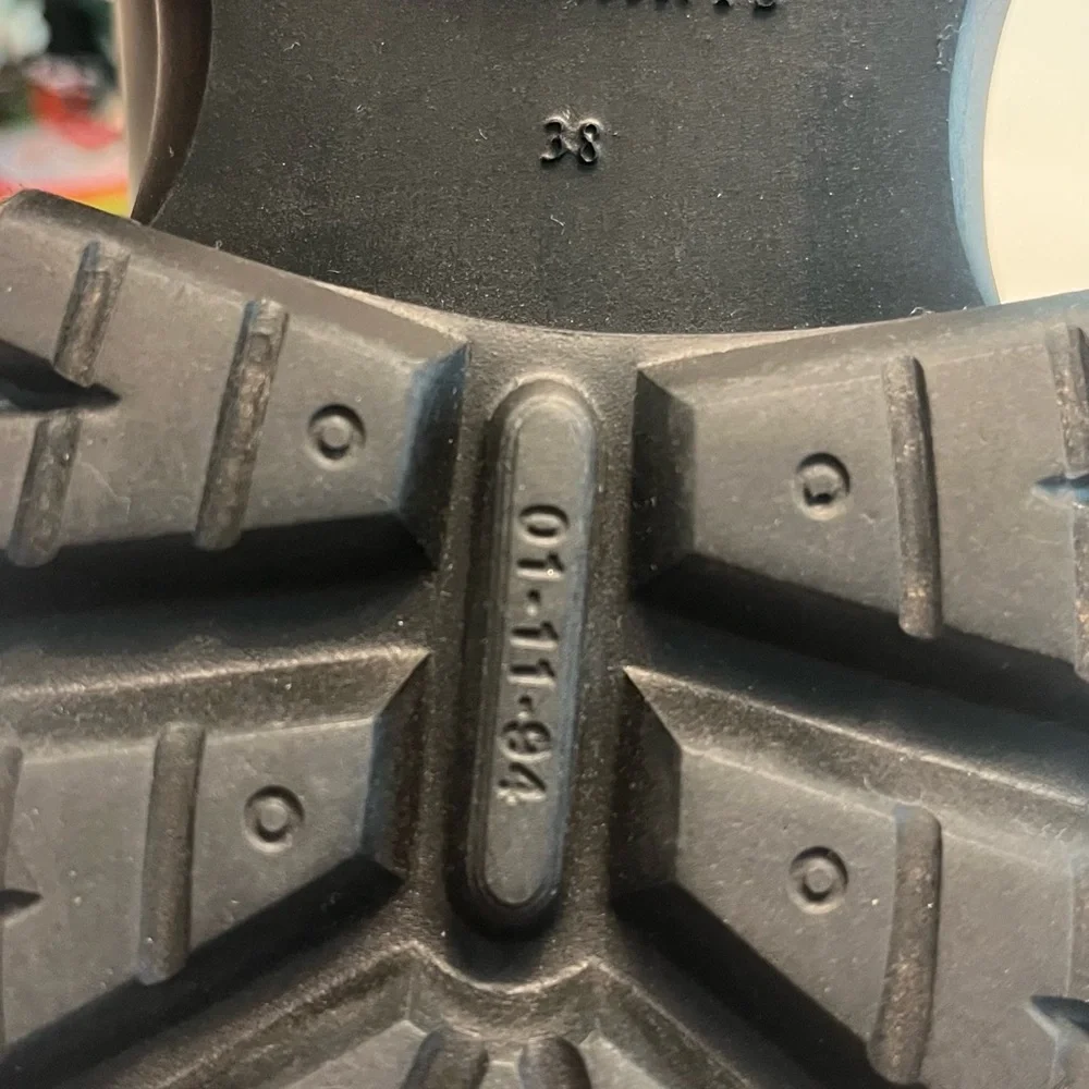 All Saints Harlee Lug Sole Chelsea Leather Women's Boots Trendy Size 8US/38EU - Picture 4 of 6